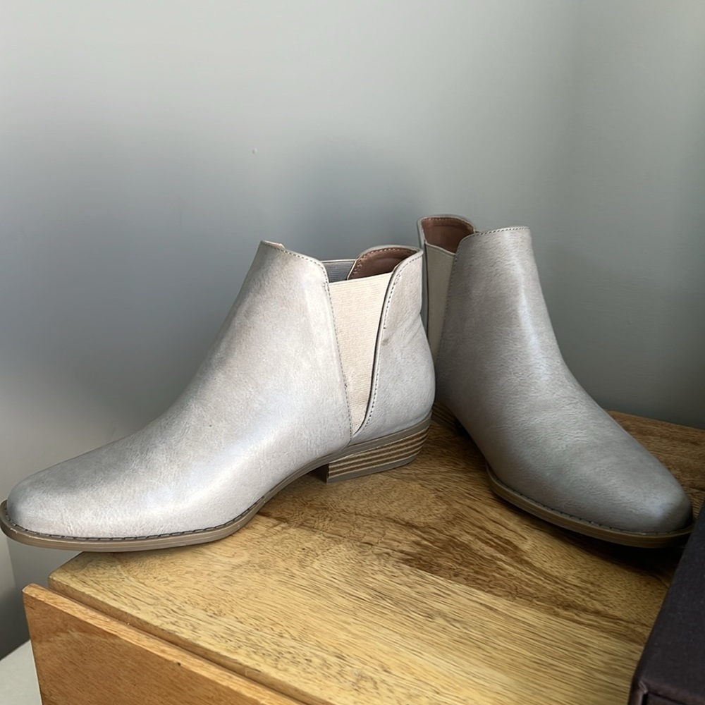NWT Rampage Chelsea Boots - Picture 5 of 7